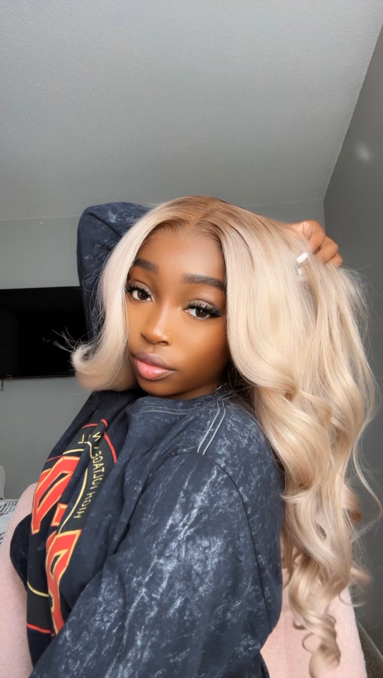 Precut Layered Ash Blonde Glueless 22" wig